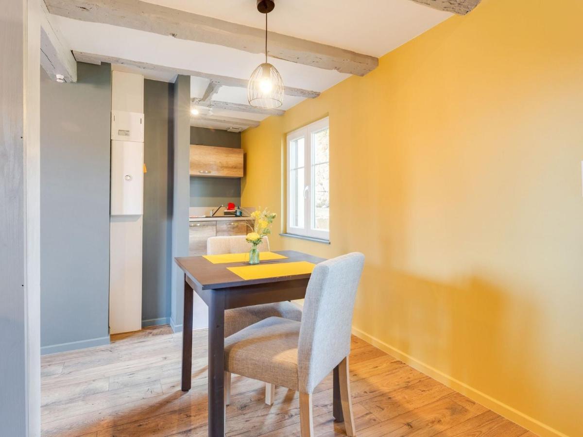 Apartment Stunning In Heart Of La